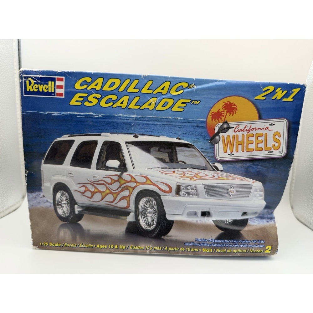 Revell Cadillac Escalade California Wheels 2'n1 1/25 Model Kit